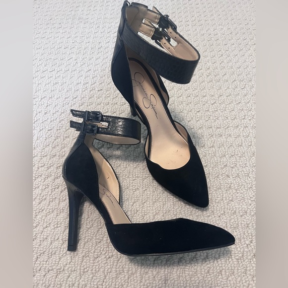 Black Jessica Simpson Heels - Picture 1 of 5